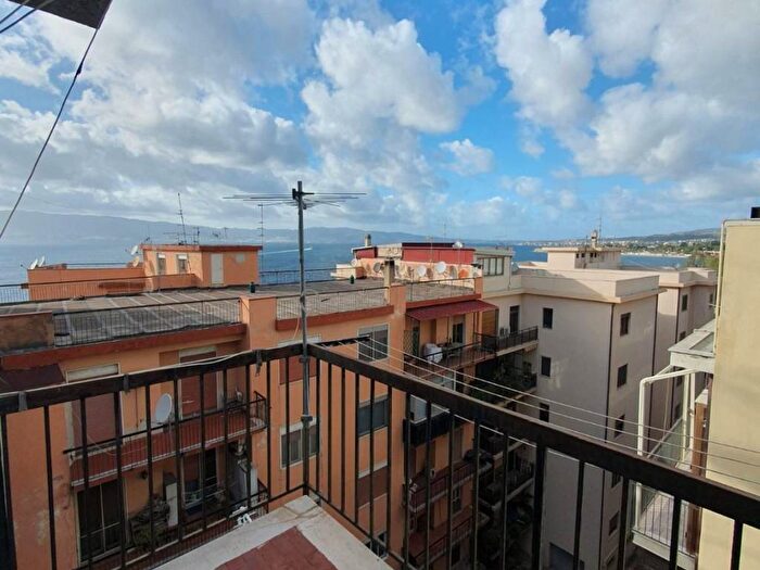 Appartamento con 5 locali in affitto in Via Santa Caterina dAlessandria, Santa Caterina San Brunello, Reggio Calabria