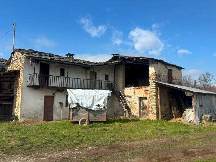 Casa quadrilocale in vendita in Via San Maurizio, Bagnolo Piemonte