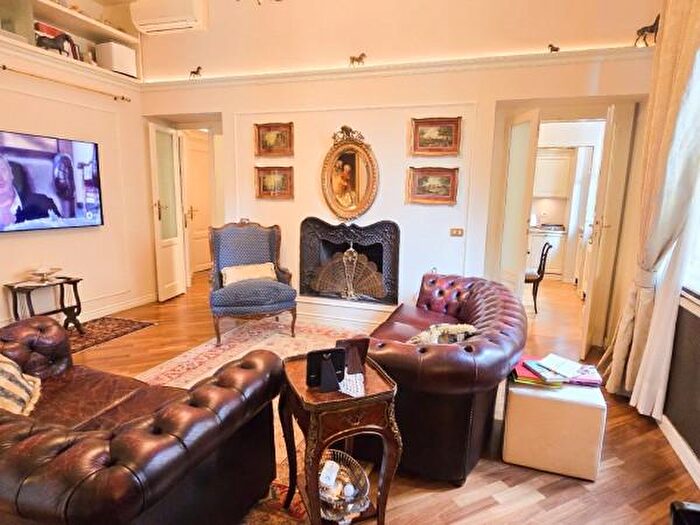 Appartamento con 5 locali in vendita in Via Giordano Bruno, Milano