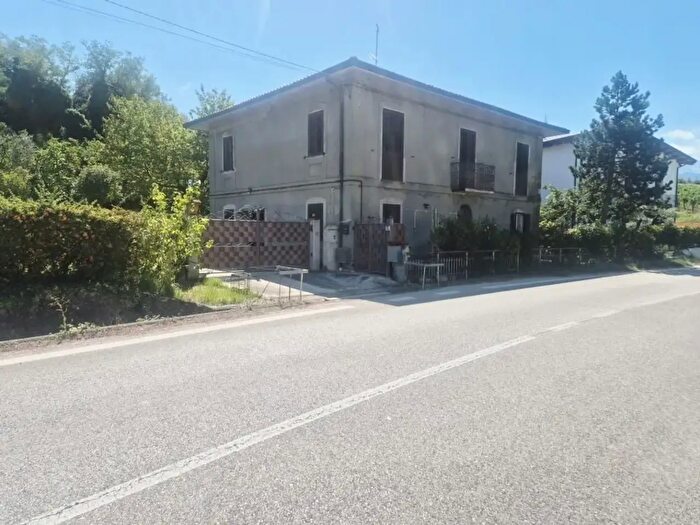 Casa con 8 locali in vendita in Strada Val di Foro, Casacanditella