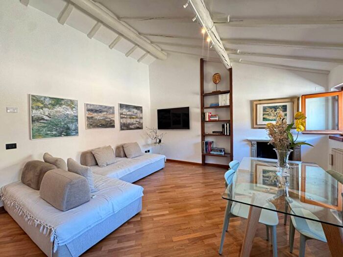 Appartamento trilocale in affitto in Via Varese, Moscova, Milano