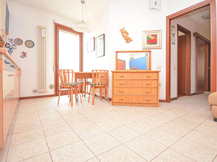 Appartamento trilocale in affitto in Via C Rosselli, Centro, Altavilla Vicentina
