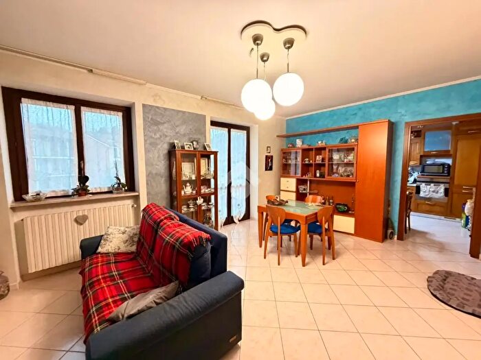 Appartamento trilocale in vendita in Via Ungaretti, Gassino Torinese