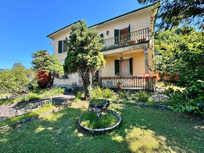 Casa con 7 locali in vendita in Mologno Via della Stazione, Barga