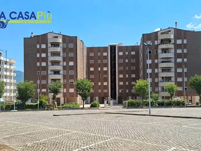 Appartamento quadrilocale in affitto in Viale Cosmai, Cosenza
