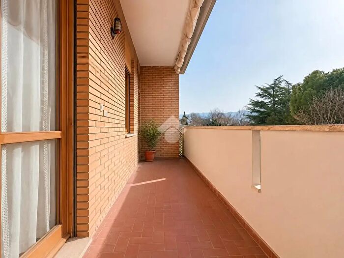 Appartamento trilocale in vendita in Via Tre Venezie, Terni