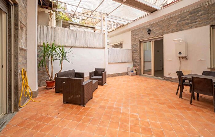 Appartamento trilocale in vendita in Via Orazio d, Napoli