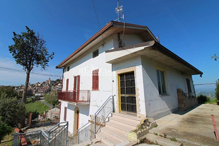 Casa con 5 locali in vendita in Colonnella