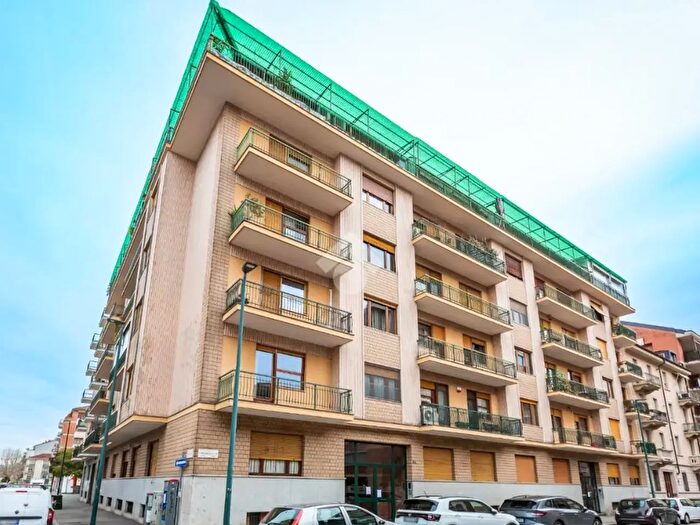 Appartamento quadrilocale in vendita in Via Gianfrancesco Re, Torino