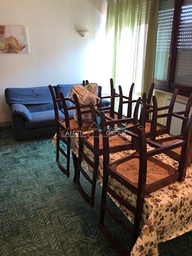 Appartamento con 5 locali in affitto in Viale Lungomare di Ponente, Massa