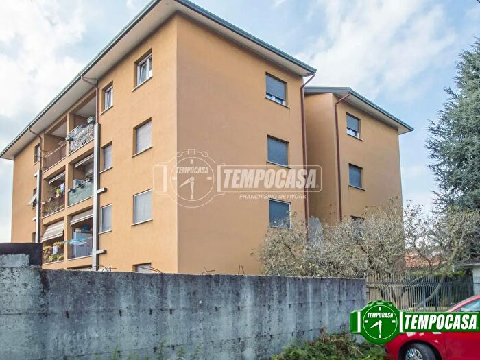 Appartamento trilocale in vendita in Via G Bruno, Cerro Maggiore