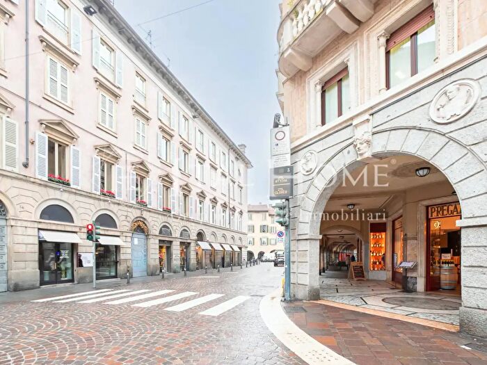 Appartamento bilocale in vendita in Piazza Pontida, Bergamo