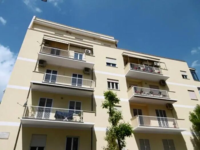 Appartamento con 6 locali in vendita in Via Romeo Rodriguez Pereira, Roma