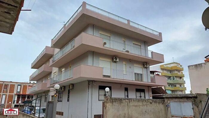 Appartamento con 5 locali in vendita in Via dei Limoni, Messina