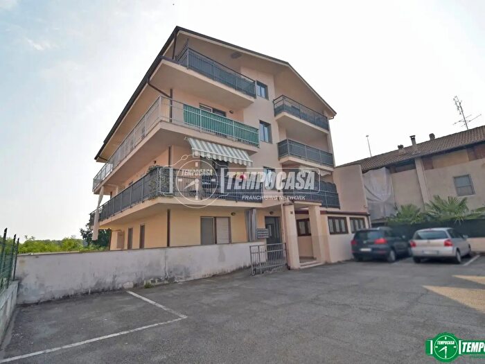 Appartamento trilocale in vendita in Leopoldo Neuscheller E, Rivarossa