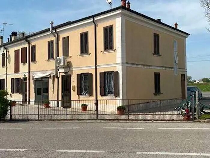 Casa con 7 locali in vendita in Via Canalazzi, Ferrara