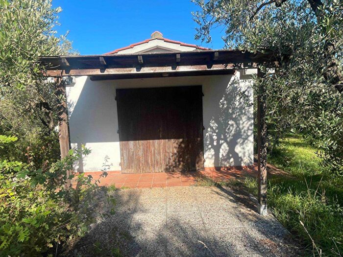 Casa monolocale in vendita in Cecina