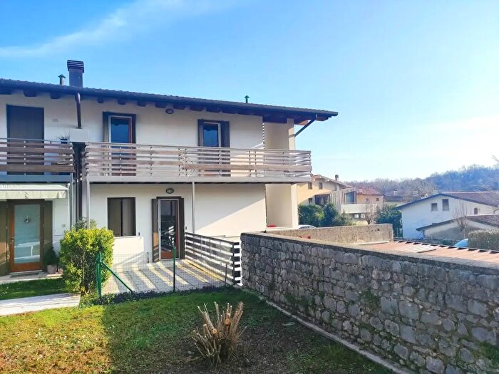 Casa con 5 locali in vendita in Budoia