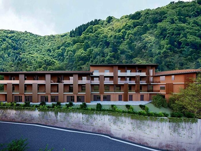 Appartamento bilocale in vendita in Via Rovo, Cadegliano Viconago