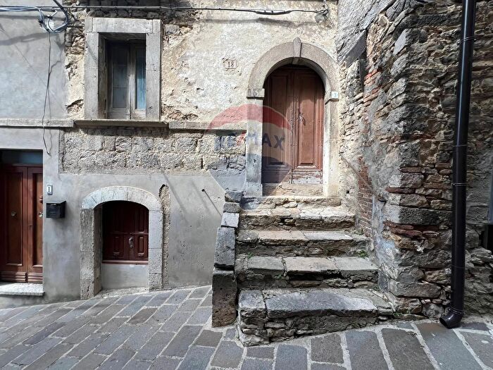 Casa trilocale in vendita in Via Salita La Porta, Tornareccio