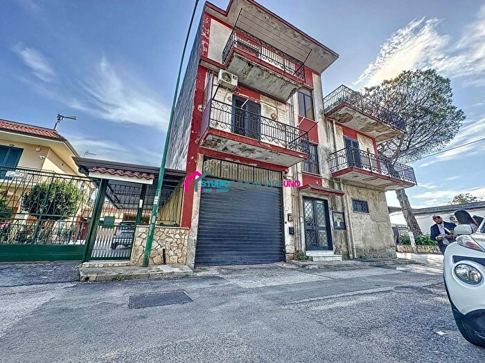 Appartamento con 10 locali in vendita in Via Polveriera Nola Napoli, Nola