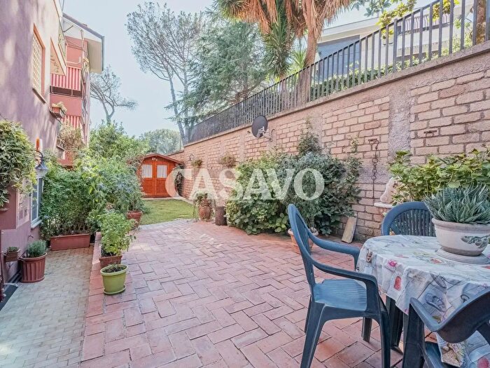 Appartamento trilocale in vendita in Via Michelangelo Peroglio, Roma