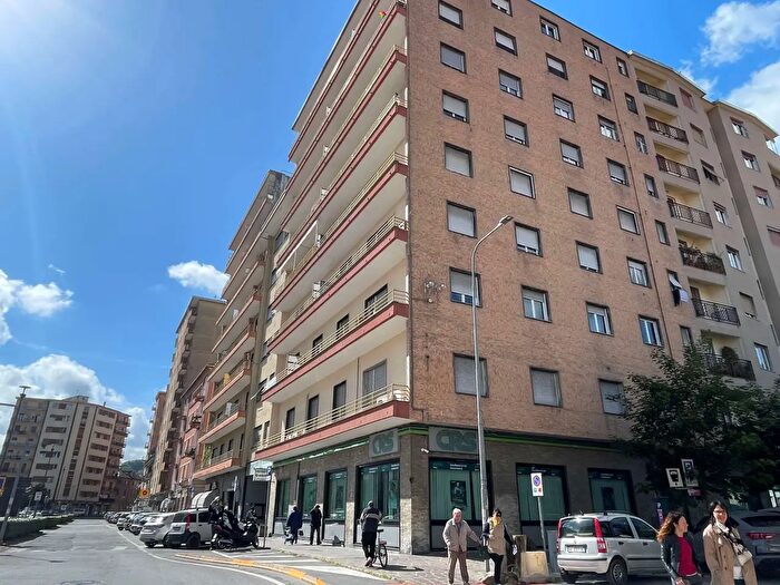 Appartamento con 6 locali in vendita in Corso Italia, Cairo Montenotte