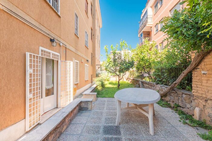 Appartamento bilocale in vendita in Via Marcello Provenzale, Roma