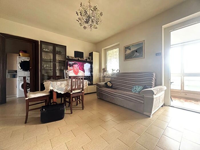 Appartamento quadrilocale in vendita in Via Pella Remo, Cossato