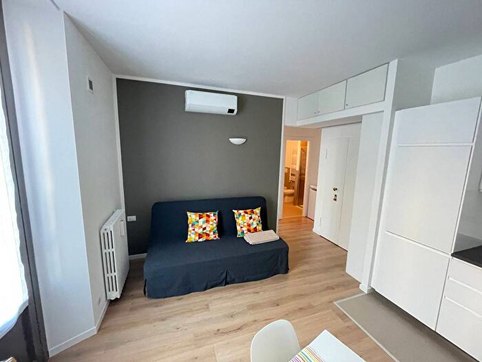 Appartamento bilocale in affitto in Via Passo Buole, Porta Romana Medaglie d'Oro, Milano
