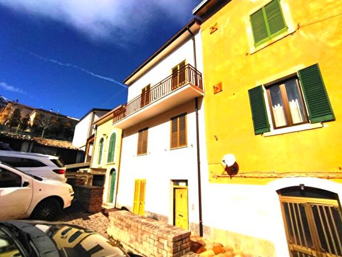 Casa con 6 locali in vendita in Via Casepente, Palena