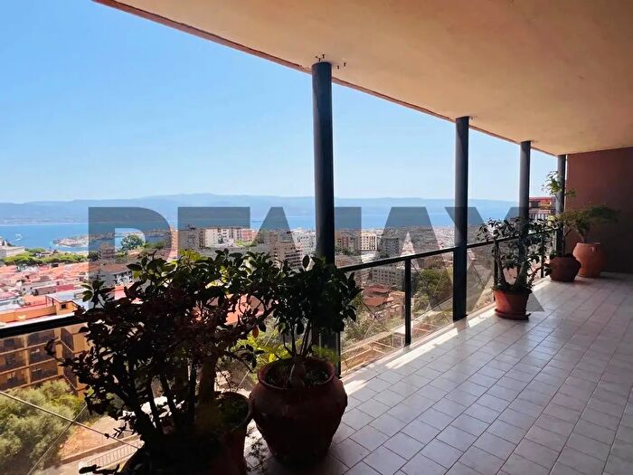 Appartamento con 5 locali in affitto in Viale Principe Umberto, Messina