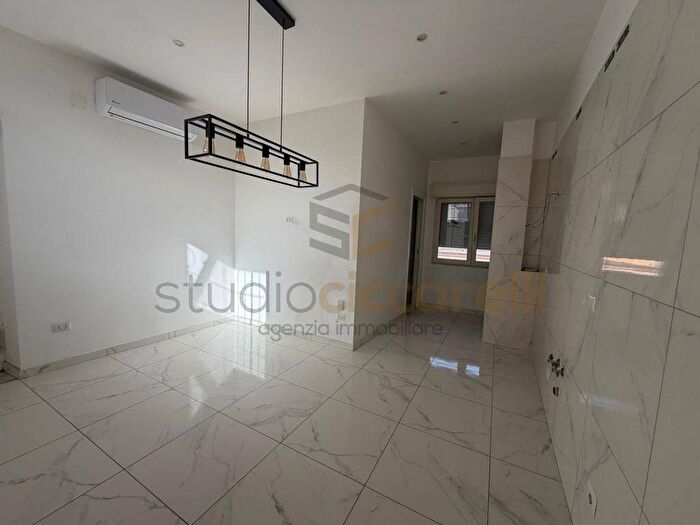 Appartamento trilocale in affitto in Via Licoda, Centro Storico, Giugliano in Campania