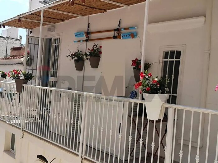 Appartamento con 6 locali in vendita in Via Chirurgo dellErba, Vieste