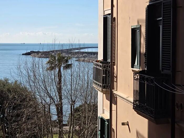 Appartamento quadrilocale in vendita in Vicolo Giudaica, Salerno