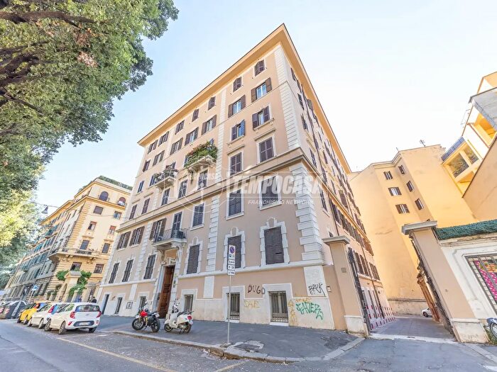 Appartamento bilocale in vendita in Via Monte Santo, Roma