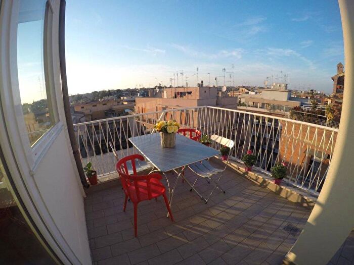 Casa trilocale in affitto in Via Emilio De Marchi, Talenti Monte Sacro, Roma