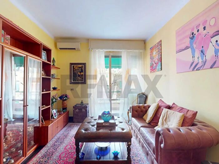 Appartamento con 5 locali in vendita in Via Giuseppe Sapeto, Genova