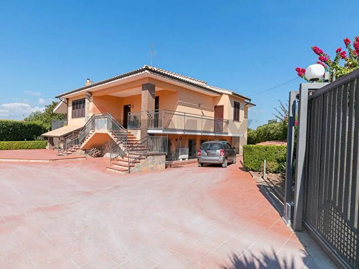 Casa con 15 locali in vendita in Via dellAcquedotto, Siracusa