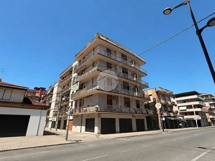 Appartamento trilocale in vendita in Viale d'Avalos, Pescara