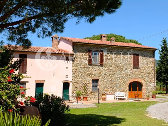 Casa con 14 locali in vendita in Strada Provinciale delle Collacchie, Scarlino