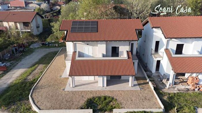 Casa con 5 locali in vendita in Via Guglielmo Marconi, Taino