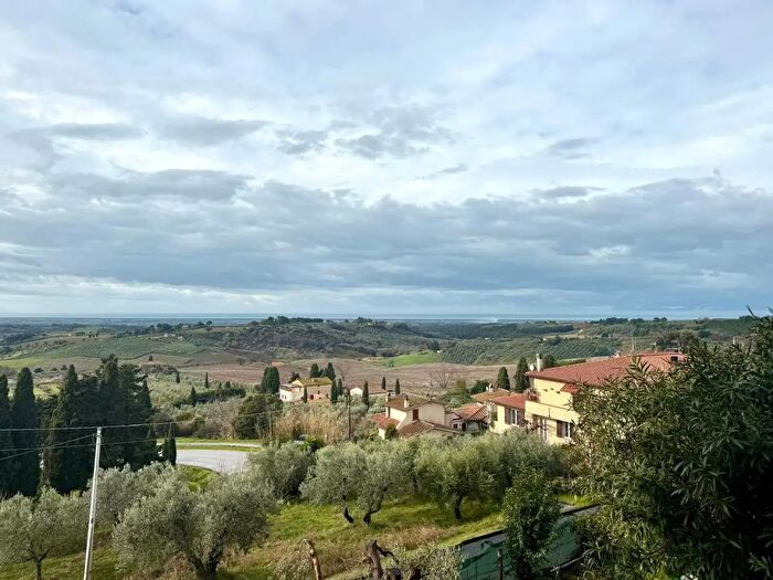 Appartamento con 6 locali in vendita in Via dellUliveta, Casale Marittimo