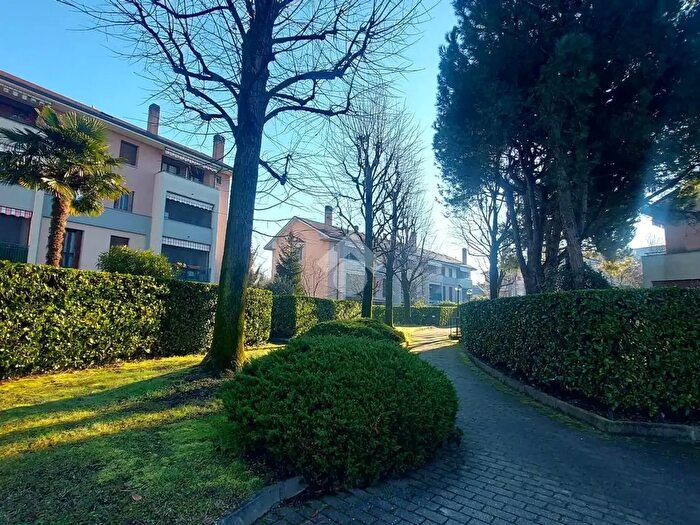 Appartamento trilocale in vendita in Via Ciniselli, Settimo Milanese