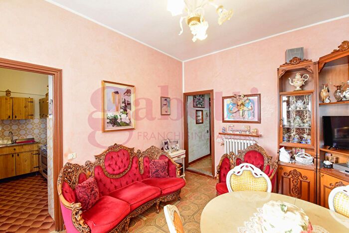 Appartamento bilocale in vendita in Via Garibaldi, Carugo