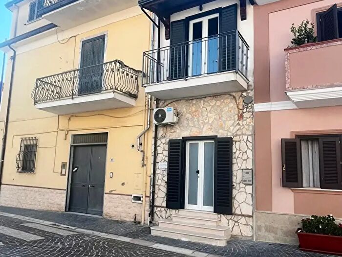 Casa quadrilocale in vendita in Via Roma, Santa Maria La Fossa