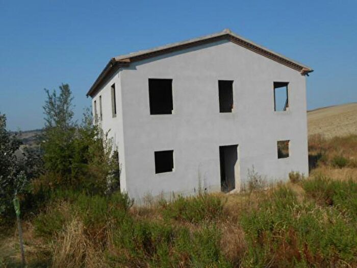 Casa quadrilocale in vendita in Via Antico, Belvedere Ostrense