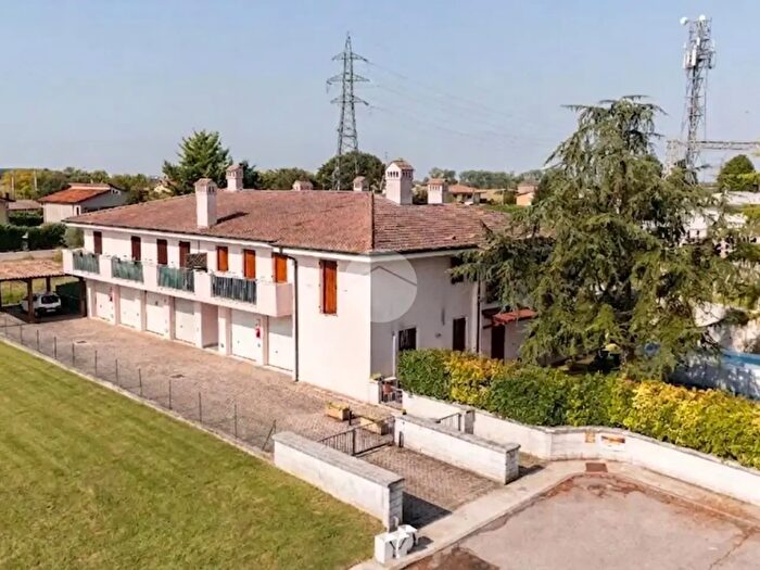 Appartamento trilocale in vendita in Via Ungaretti, Curtatone