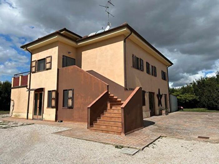 Casa con 6 locali in vendita in Strada Santa Croce, SantElpidio A Mare