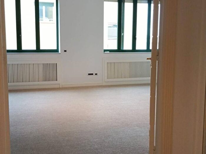 Appartamento quadrilocale in affitto in Via San Pasquale, Chiaia, Napoli